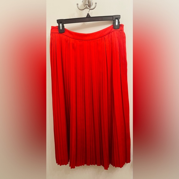 Banana Republic Red Pleated Skirt - Picture 4 of 5